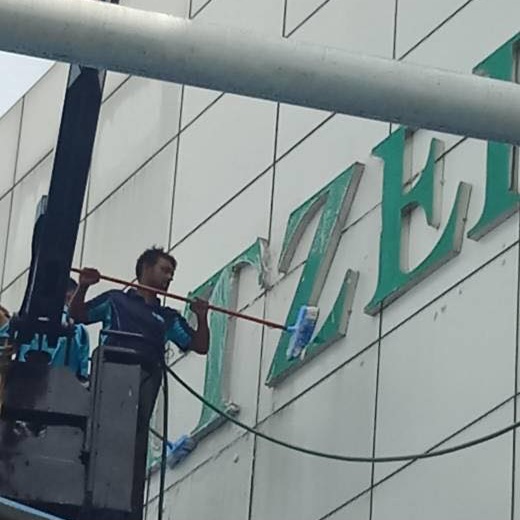 35269633_10155875924389620_1780722565094834176_n